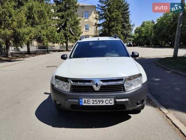 Білий Рено Дастер, об'ємом двигуна 1.5 л та пробігом 155 тис. км за 8999 $, фото 15 на Automoto.ua