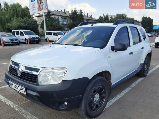 Белый Рено Дастер, объемом двигателя 1.46 л и пробегом 224 тыс. км за 8100 $, фото 4 на Automoto.ua