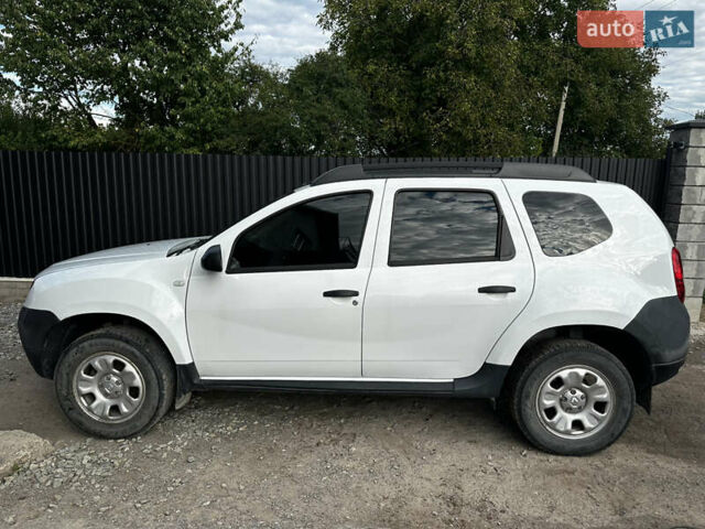 Белый Рено Дастер, объемом двигателя 1.6 л и пробегом 80 тыс. км за 7600 $, фото 2 на Automoto.ua