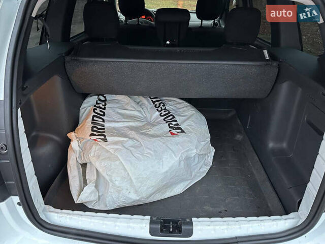 Белый Рено Дастер, объемом двигателя 1.6 л и пробегом 138 тыс. км за 8499 $, фото 37 на Automoto.ua