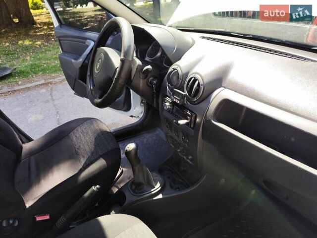 Білий Рено Дастер, об'ємом двигуна 1.5 л та пробігом 155 тис. км за 8999 $, фото 24 на Automoto.ua