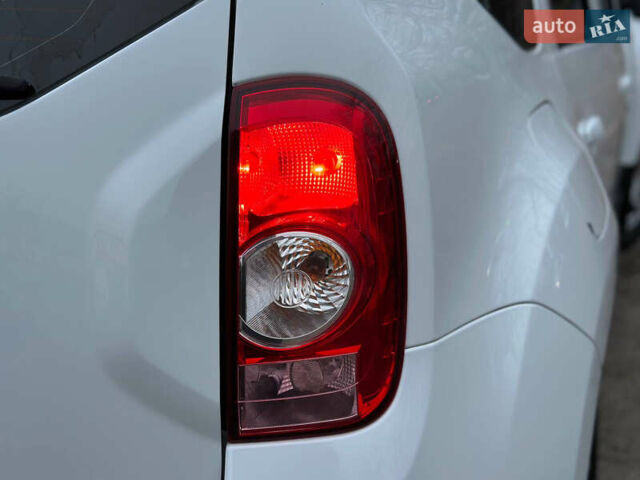Белый Рено Дастер, объемом двигателя 1.6 л и пробегом 138 тыс. км за 8499 $, фото 36 на Automoto.ua