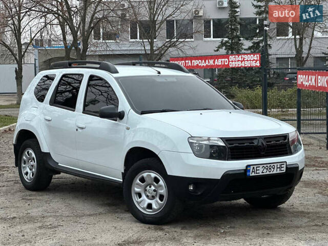 Белый Рено Дастер, объемом двигателя 1.6 л и пробегом 138 тыс. км за 8499 $, фото 1 на Automoto.ua