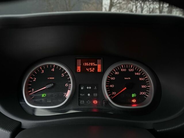 Белый Рено Дастер, объемом двигателя 1.6 л и пробегом 136 тыс. км за 8500 $, фото 16 на Automoto.ua