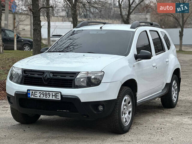 Белый Рено Дастер, объемом двигателя 1.6 л и пробегом 138 тыс. км за 8499 $, фото 2 на Automoto.ua