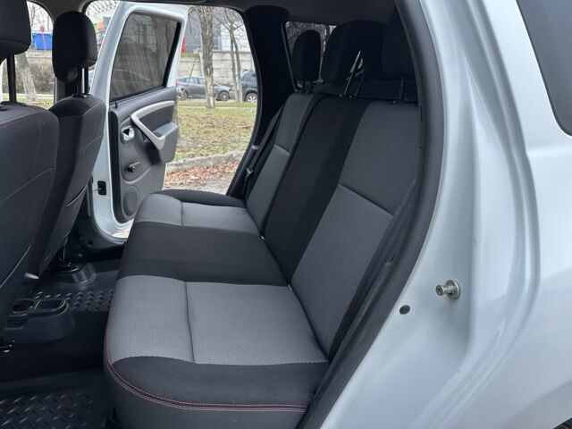 Белый Рено Дастер, объемом двигателя 1.6 л и пробегом 136 тыс. км за 8500 $, фото 8 на Automoto.ua