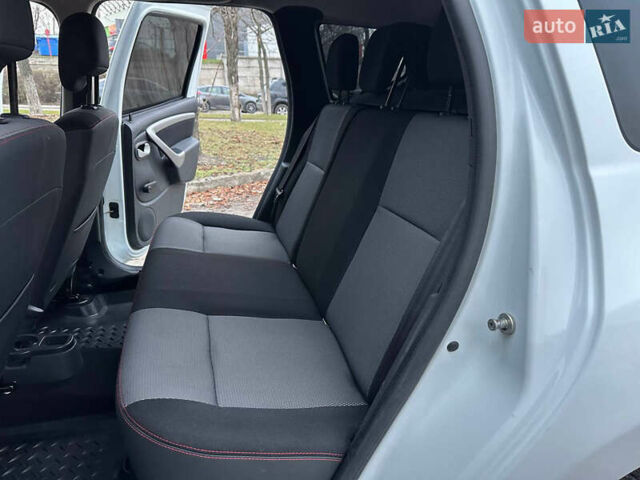 Белый Рено Дастер, объемом двигателя 1.6 л и пробегом 138 тыс. км за 8499 $, фото 16 на Automoto.ua