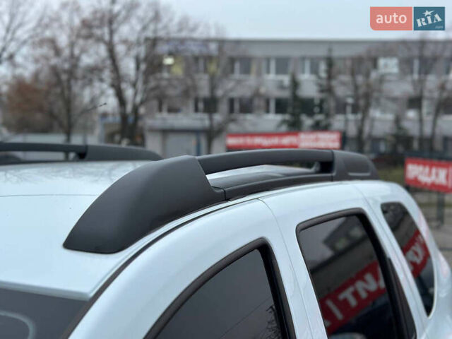 Белый Рено Дастер, объемом двигателя 1.6 л и пробегом 138 тыс. км за 8499 $, фото 34 на Automoto.ua