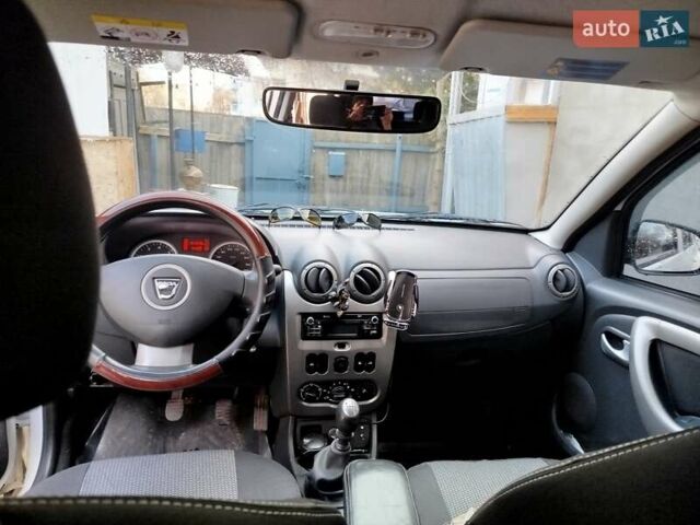 Білий Рено Дастер, об'ємом двигуна 1.5 л та пробігом 189 тис. км за 10300 $, фото 11 на Automoto.ua