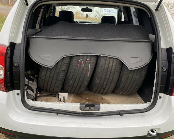 Белый Рено Дастер, объемом двигателя 1.6 л и пробегом 223 тыс. км за 6899 $, фото 14 на Automoto.ua