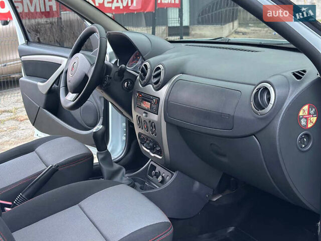 Белый Рено Дастер, объемом двигателя 1.6 л и пробегом 138 тыс. км за 8499 $, фото 18 на Automoto.ua