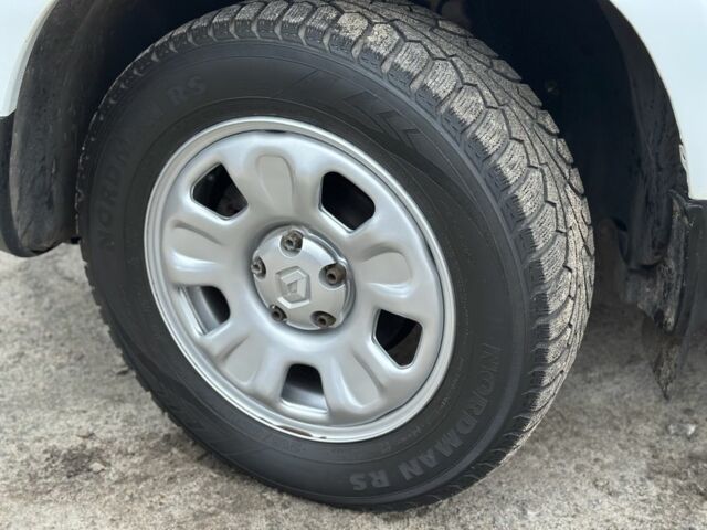 Белый Рено Дастер, объемом двигателя 1.6 л и пробегом 136 тыс. км за 8500 $, фото 22 на Automoto.ua