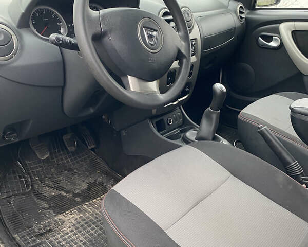 Белый Рено Дастер, объемом двигателя 1.6 л и пробегом 223 тыс. км за 6899 $, фото 18 на Automoto.ua