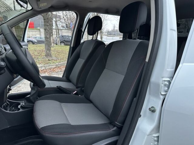 Белый Рено Дастер, объемом двигателя 1.6 л и пробегом 136 тыс. км за 8500 $, фото 7 на Automoto.ua