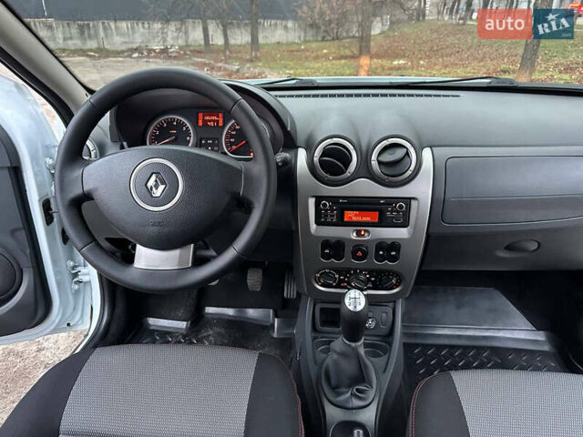 Белый Рено Дастер, объемом двигателя 1.6 л и пробегом 138 тыс. км за 8499 $, фото 22 на Automoto.ua
