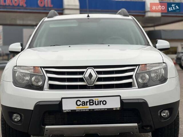 Белый Рено Дастер, объемом двигателя 2 л и пробегом 93 тыс. км за 9600 $, фото 6 на Automoto.ua