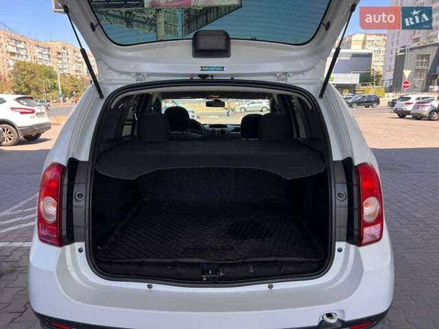 Белый Рено Дастер, объемом двигателя 2 л и пробегом 93 тыс. км за 9600 $, фото 18 на Automoto.ua
