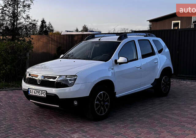 Білий Рено Дастер, об'ємом двигуна 1.6 л та пробігом 125 тис. км за 9999 $, фото 5 на Automoto.ua