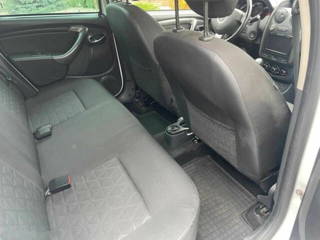 Белый Рено Дастер, объемом двигателя 1.5 л и пробегом 160 тыс. км за 8600 $, фото 6 на Automoto.ua