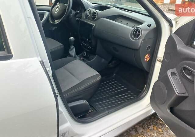 Білий Рено Дастер, об'ємом двигуна 1.46 л та пробігом 148 тис. км за 9200 $, фото 12 на Automoto.ua