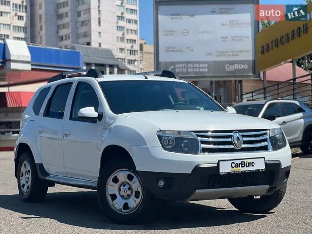 Белый Рено Дастер, объемом двигателя 2 л и пробегом 93 тыс. км за 9600 $, фото 1 на Automoto.ua