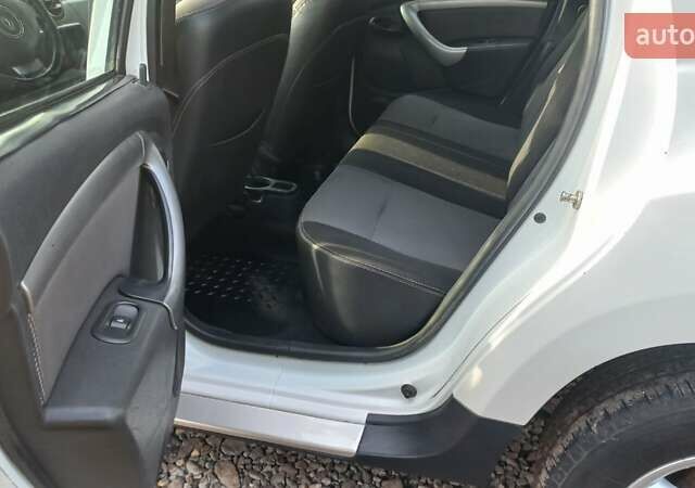 Білий Рено Дастер, об'ємом двигуна 1.46 л та пробігом 148 тис. км за 9200 $, фото 3 на Automoto.ua