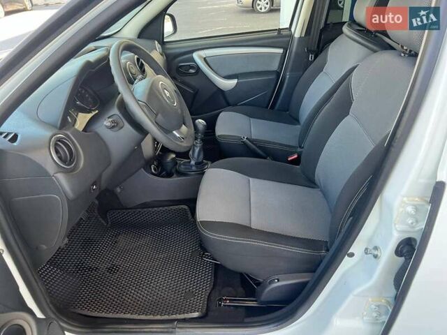 Белый Рено Дастер, объемом двигателя 2 л и пробегом 93 тыс. км за 9600 $, фото 13 на Automoto.ua