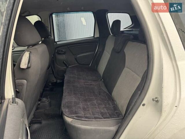Білий Рено Дастер, об'ємом двигуна 1.6 л та пробігом 227 тис. км за 8790 $, фото 9 на Automoto.ua