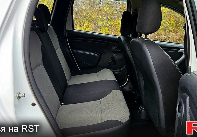 Білий Рено Дастер, об'ємом двигуна 1.5 л та пробігом 74 тис. км за 10300 $, фото 11 на Automoto.ua