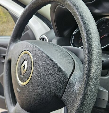 Білий Рено Дастер, об'ємом двигуна 1.5 л та пробігом 74 тис. км за 10300 $, фото 16 на Automoto.ua