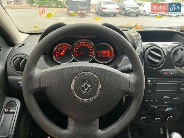 Белый Рено Дастер, объемом двигателя 1.6 л и пробегом 226 тыс. км за 9700 $, фото 7 на Automoto.ua