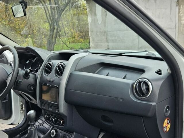 Білий Рено Дастер, об'ємом двигуна 1.5 л та пробігом 74 тис. км за 10300 $, фото 19 на Automoto.ua