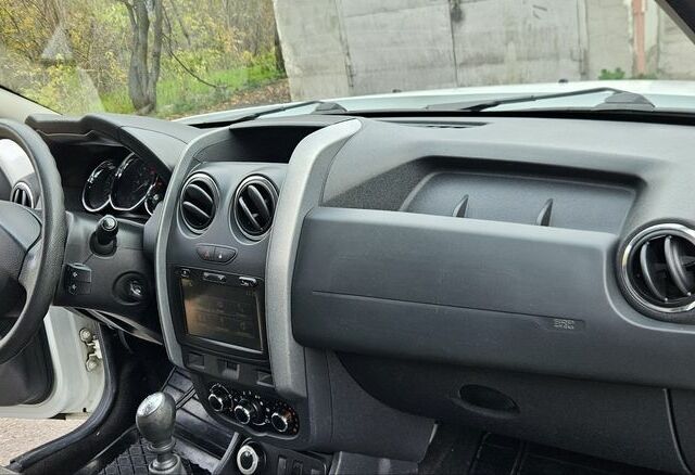 Білий Рено Дастер, об'ємом двигуна 1.5 л та пробігом 74 тис. км за 10300 $, фото 12 на Automoto.ua