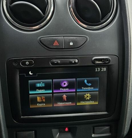 Білий Рено Дастер, об'ємом двигуна 1.5 л та пробігом 74 тис. км за 10300 $, фото 17 на Automoto.ua