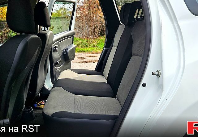 Білий Рено Дастер, об'ємом двигуна 1.5 л та пробігом 74 тис. км за 10300 $, фото 10 на Automoto.ua