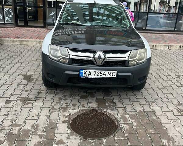 Белый Рено Дастер, объемом двигателя 1.6 л и пробегом 226 тыс. км за 9700 $, фото 5 на Automoto.ua