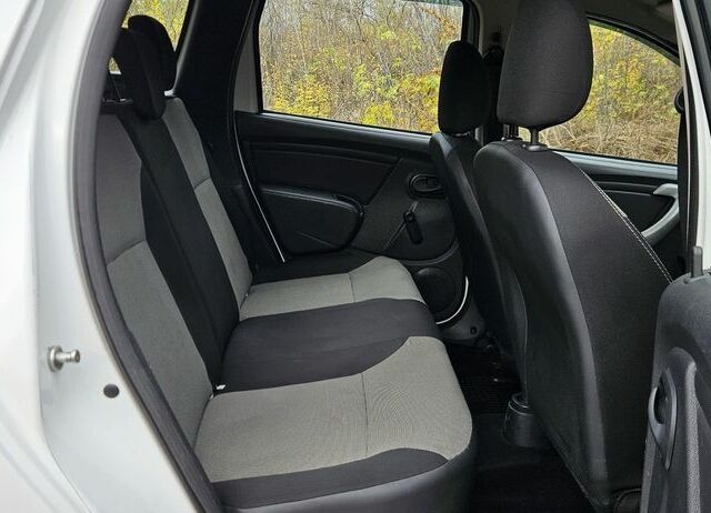 Білий Рено Дастер, об'ємом двигуна 1.5 л та пробігом 74 тис. км за 10300 $, фото 21 на Automoto.ua