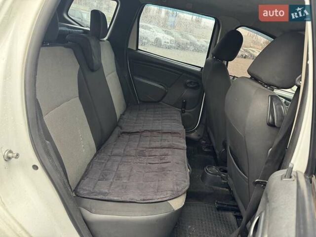 Білий Рено Дастер, об'ємом двигуна 1.6 л та пробігом 227 тис. км за 8790 $, фото 10 на Automoto.ua