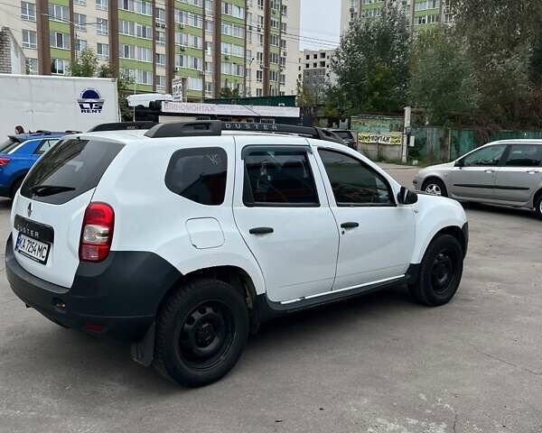 Белый Рено Дастер, объемом двигателя 1.6 л и пробегом 226 тыс. км за 9700 $, фото 1 на Automoto.ua