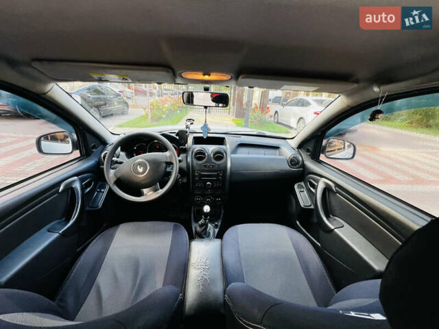 Рено Дастер 2016 в Киеве на Automoto.ua Белый Рено Дастер, объемом двигателя 1.46 л и пробегом 253 тыс. км за 11500 $, фото 17 на Automoto.ua