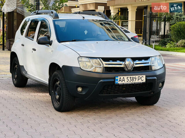 Рено Дастер 2016 в Киеве на Automoto.ua Белый Рено Дастер, объемом двигателя 1.46 л и пробегом 253 тыс. км за 11500 $, фото 4 на Automoto.ua