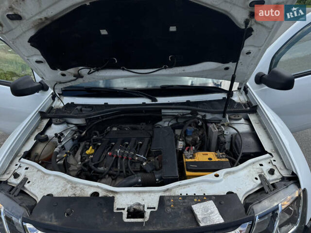 Белый Рено Дастер, объемом двигателя 1.6 л и пробегом 117 тыс. км за 10500 $, фото 21 на Automoto.ua