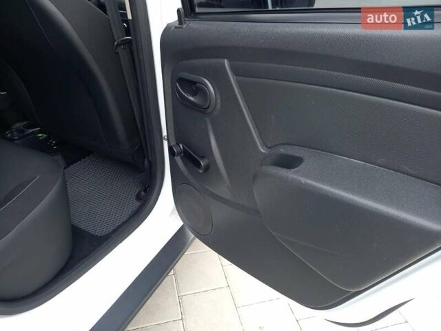 Білий Рено Дастер, об'ємом двигуна 1.5 л та пробігом 142 тис. км за 11700 $, фото 22 на Automoto.ua