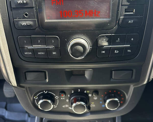 Белый Рено Дастер, объемом двигателя 1.5 л и пробегом 120 тыс. км за 11500 $, фото 22 на Automoto.ua