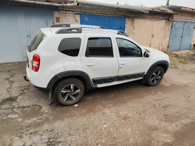 Белый Рено Дастер, объемом двигателя 1.5 л и пробегом 150 тыс. км за 10000 $, фото 3 на Automoto.ua