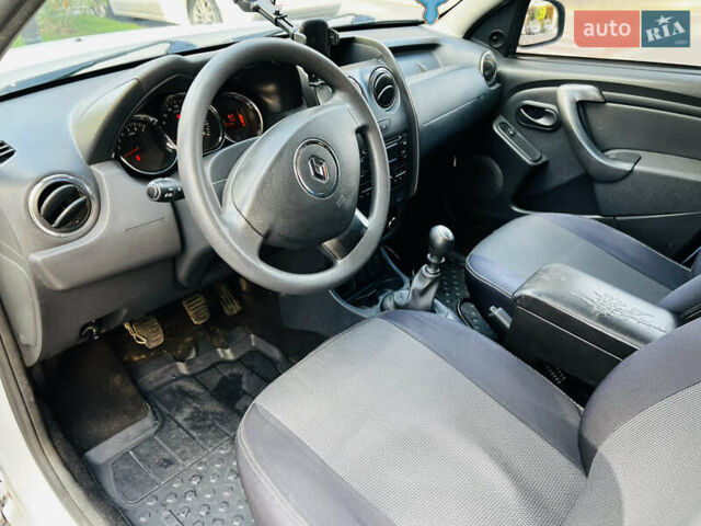 Рено Дастер 2016 в Киеве на Automoto.ua Белый Рено Дастер, объемом двигателя 1.46 л и пробегом 253 тыс. км за 11500 $, фото 24 на Automoto.ua