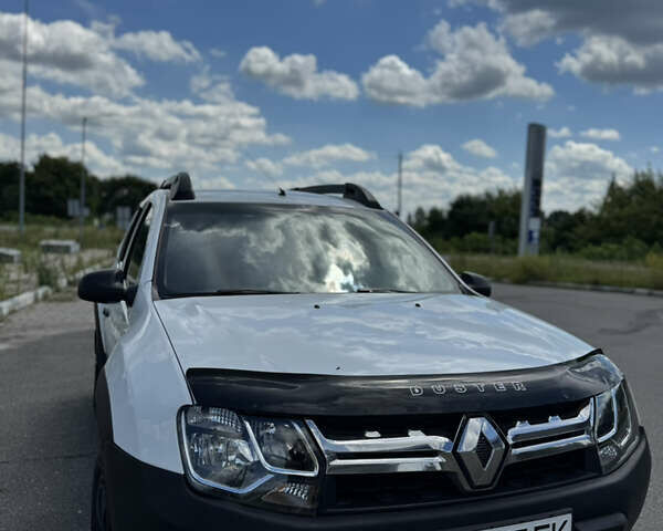 Белый Рено Дастер, объемом двигателя 1.6 л и пробегом 117 тыс. км за 10500 $, фото 17 на Automoto.ua