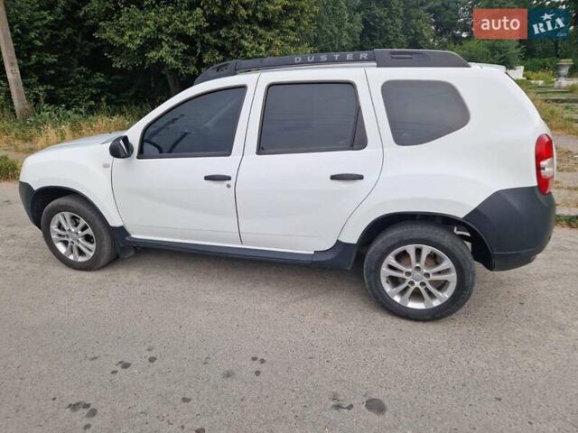 Белый Рено Дастер, объемом двигателя 1.5 л и пробегом 310 тыс. км за 9500 $, фото 1 на Automoto.ua