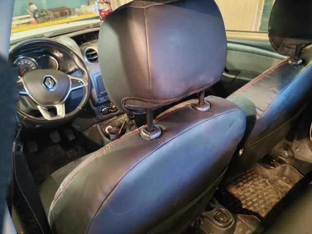 Белый Рено Дастер, объемом двигателя 1.5 л и пробегом 150 тыс. км за 10000 $, фото 1 на Automoto.ua