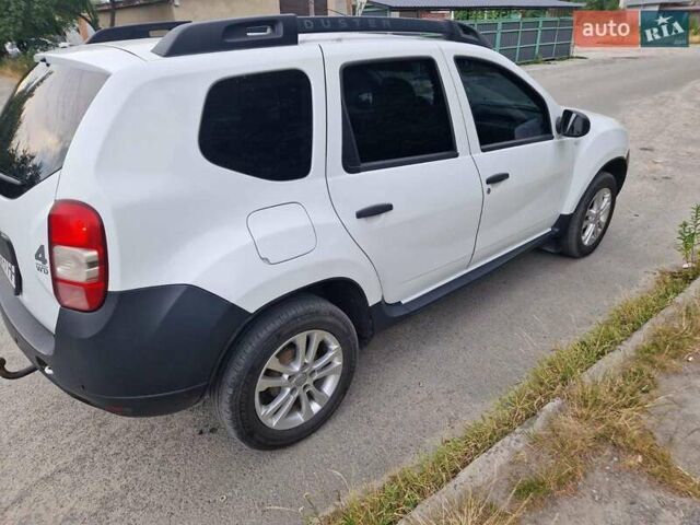 Белый Рено Дастер, объемом двигателя 1.5 л и пробегом 310 тыс. км за 9500 $, фото 2 на Automoto.ua